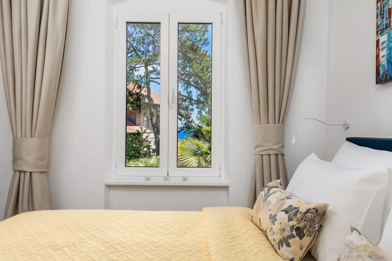 Ola II Opatija Luxury Apartments 0*,