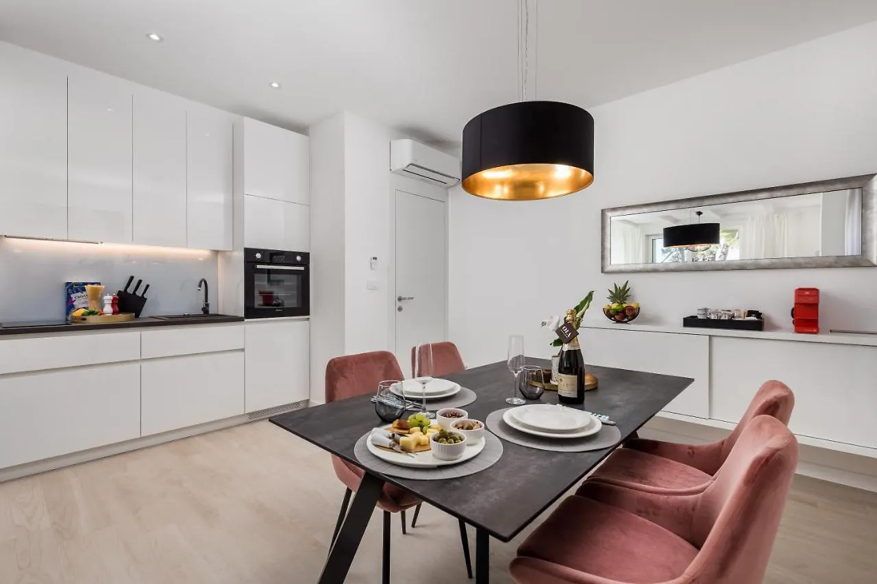 Ola II Opatija Luxury Apartments